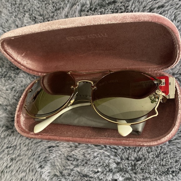 💓NWT Miu Miu 57mm Irregular Sunglasses - Picture 7 of 12